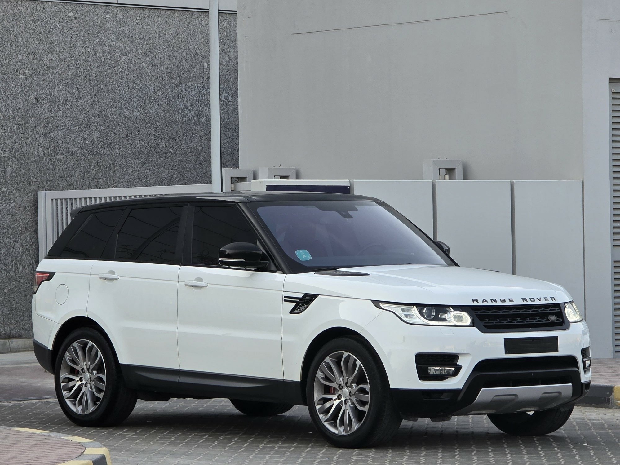 Used 2016 Range Rover Sport Autobiography for sale in Sharjah